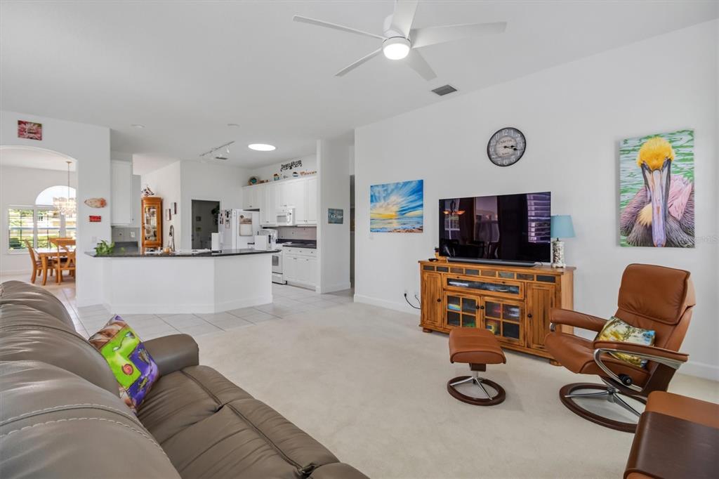 52 SOUTHLAKE DRIVE gallery image #18