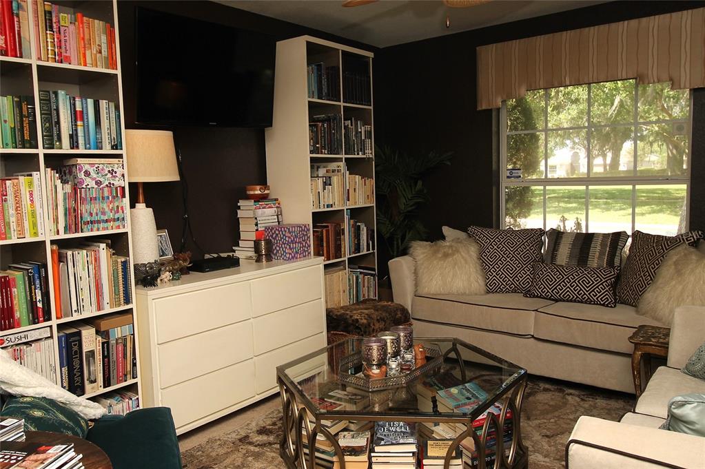 516 LAGO LOOP gallery image #9