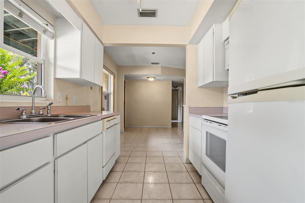 5409 STRATEMEYER DRIVE gallery image #10