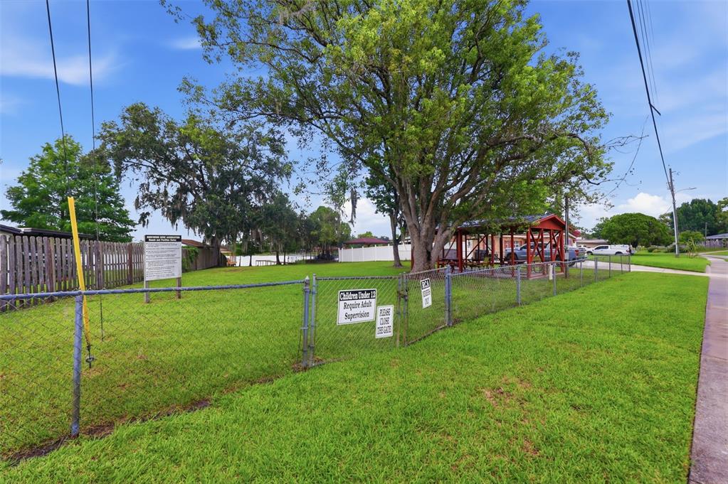 5409 STRATEMEYER DRIVE gallery image #45