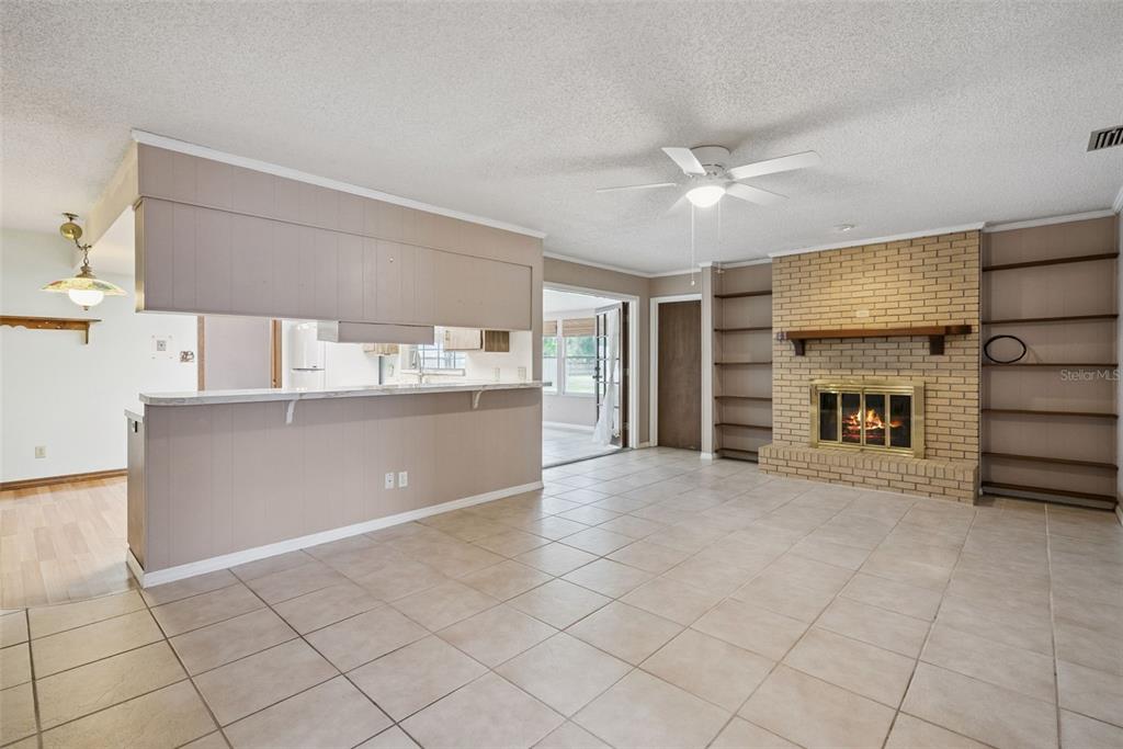 1452 DINGENS AVENUE gallery image #10