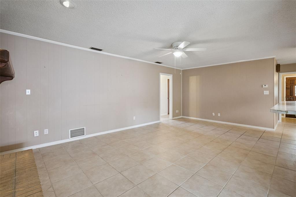 1452 DINGENS AVENUE gallery image #11