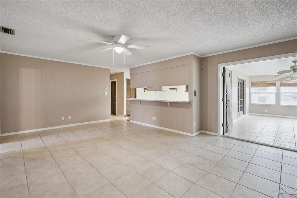 1452 DINGENS AVENUE gallery image #12