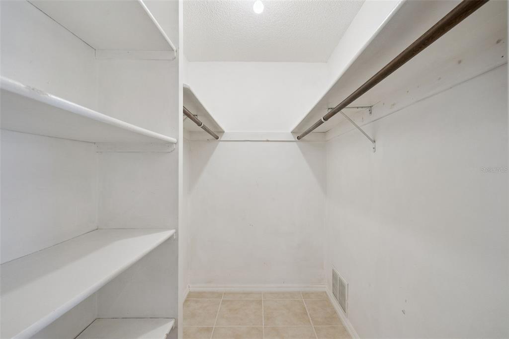 1452 DINGENS AVENUE gallery image #29
