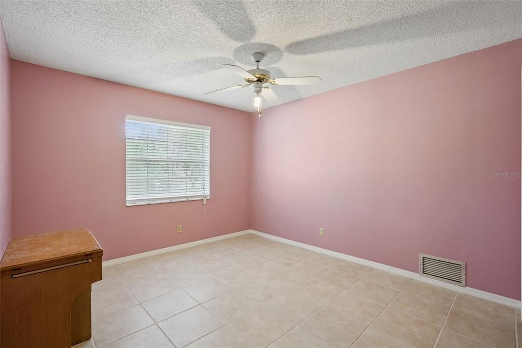 1452 DINGENS AVENUE gallery image #33