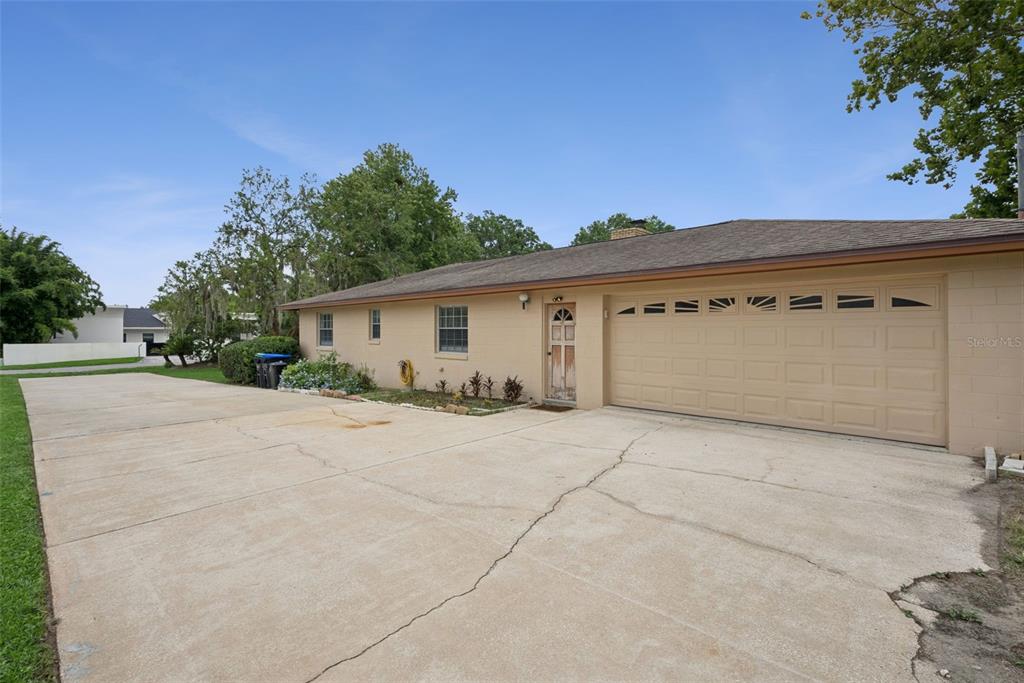 1452 DINGENS AVENUE gallery image #48