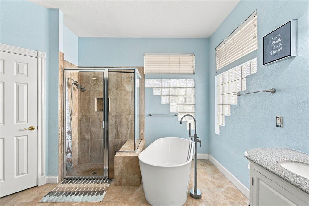 13711 DORNOCH DRIVE gallery image #25
