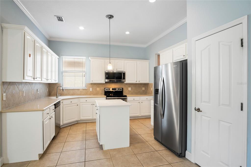 10734 WOODCHASE CIRCLE gallery image #8