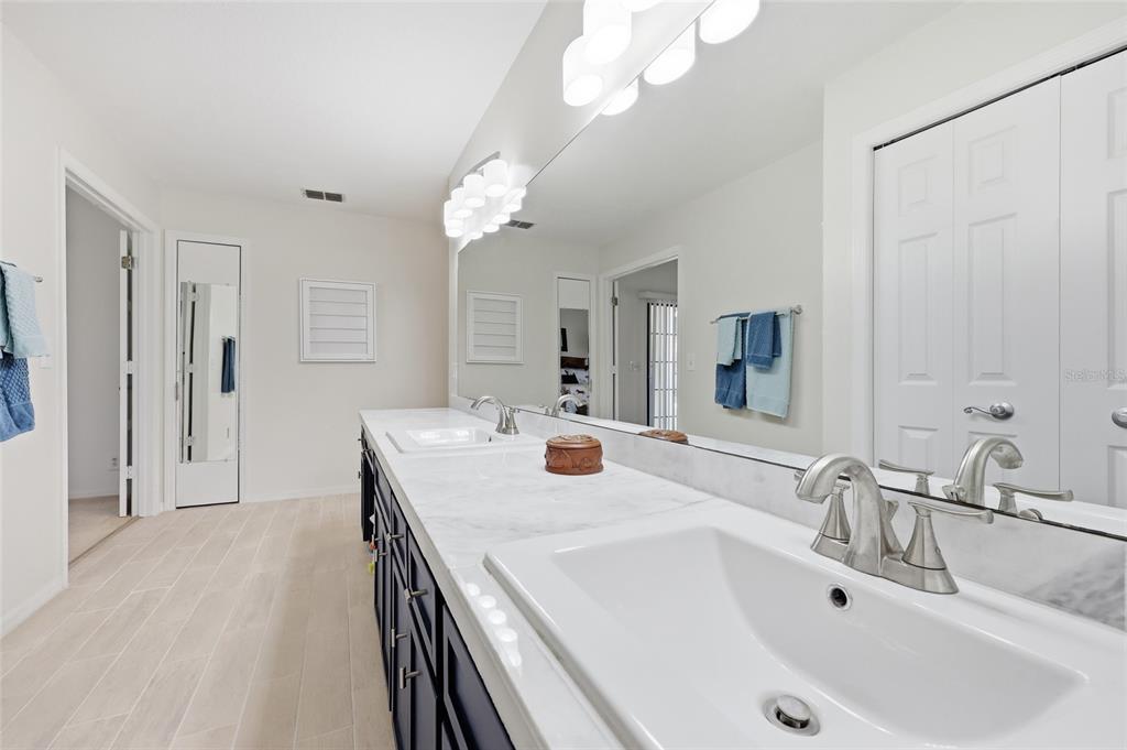 9700 SW 67TH TERRACE gallery image #28
