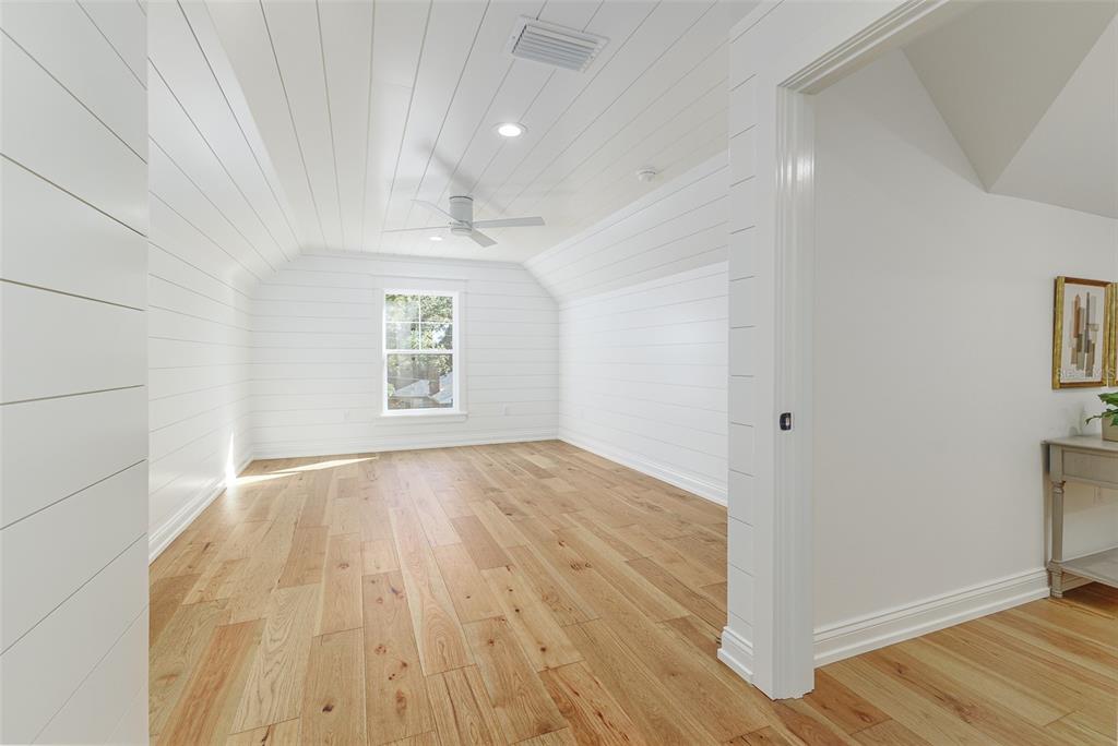 2611 BERKELEY AVENUE gallery image #29