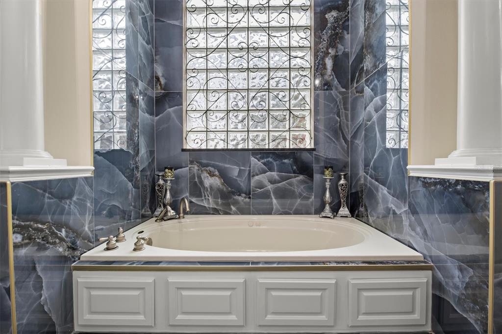 1665 BLUE HERON LANE gallery image #29