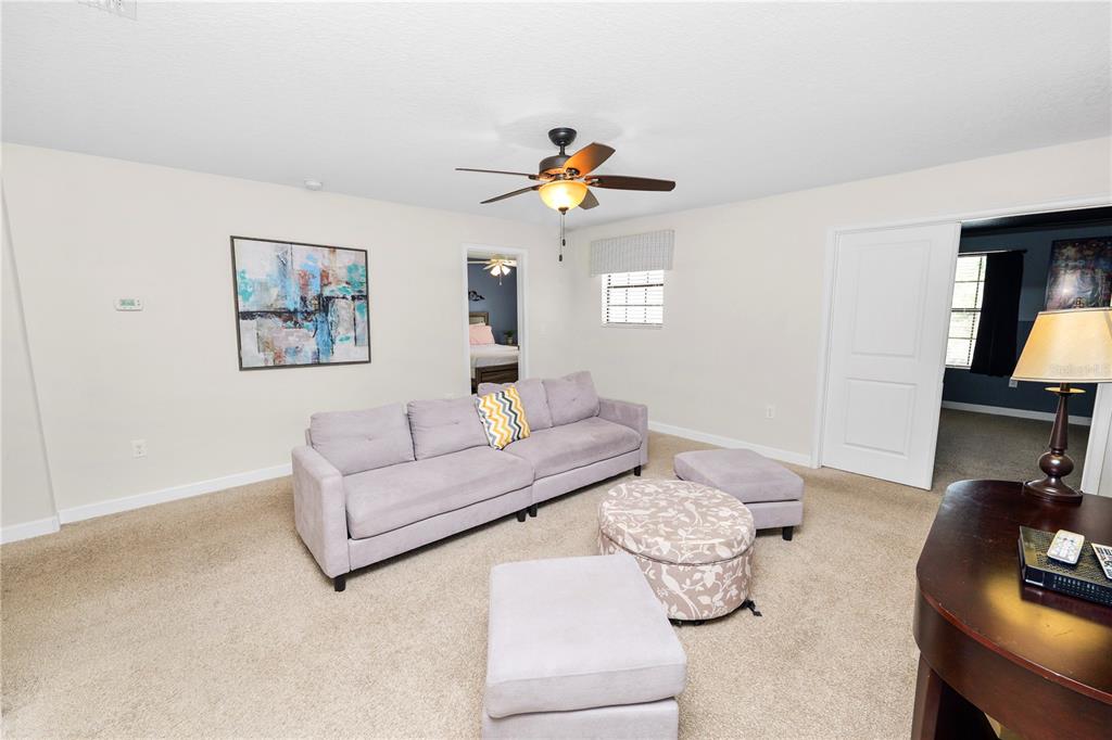 9158 SCRAMBLE DRIVE gallery image #18