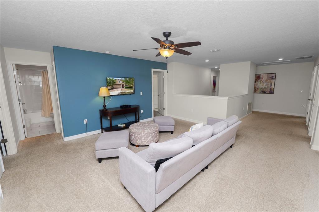 9158 SCRAMBLE DRIVE gallery image #20