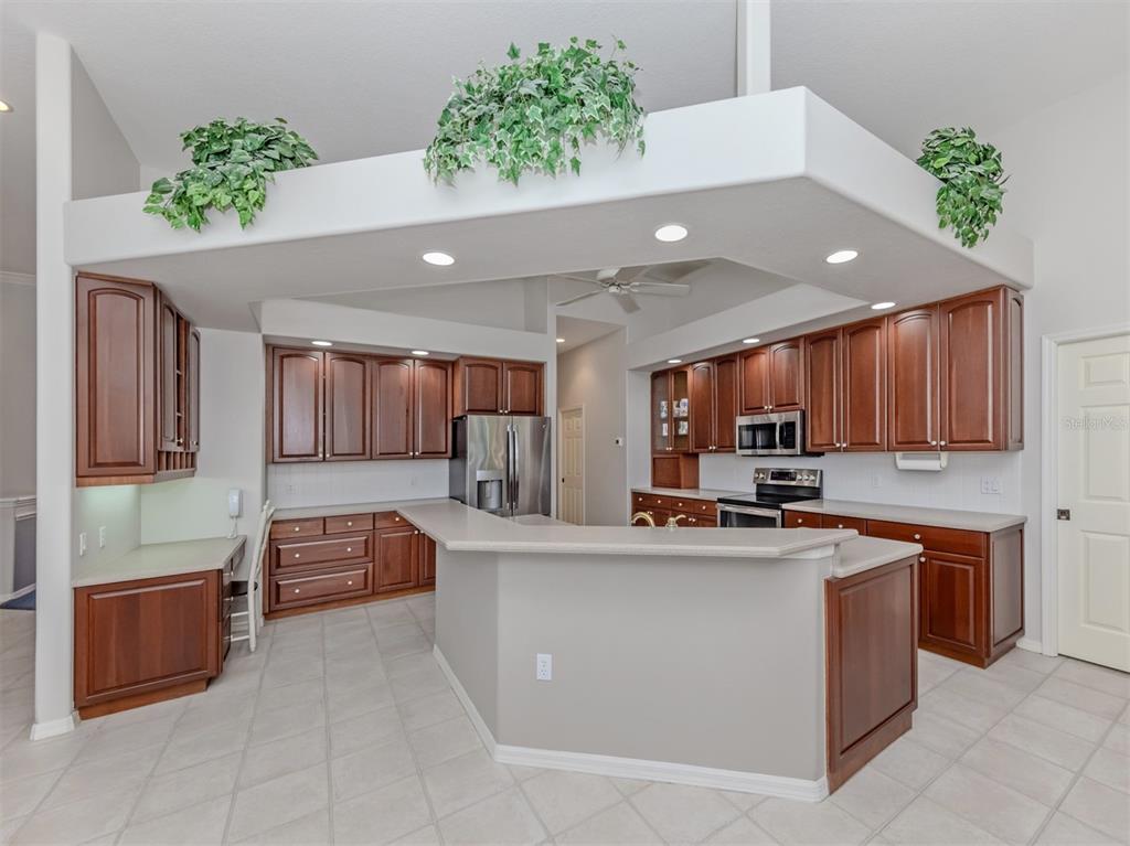2120 MUSKOGEE TRAIL