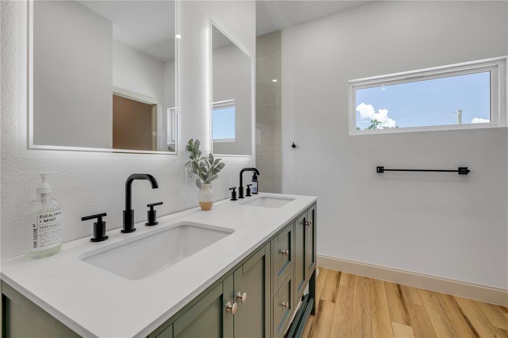 3211 SAXON DRIVE gallery image #36