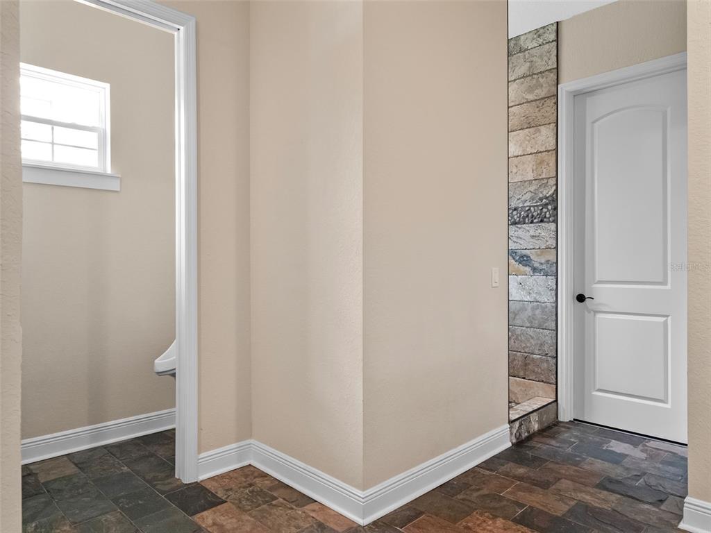20199 SWEETWOOD LANE gallery image #29