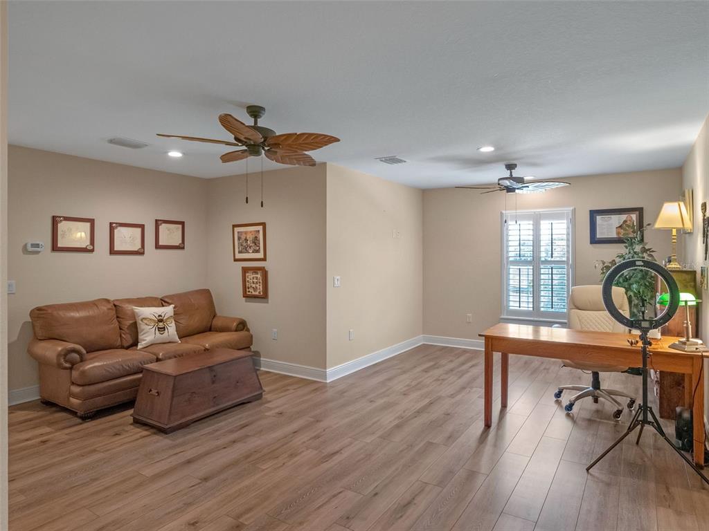 20199 SWEETWOOD LANE gallery image #34