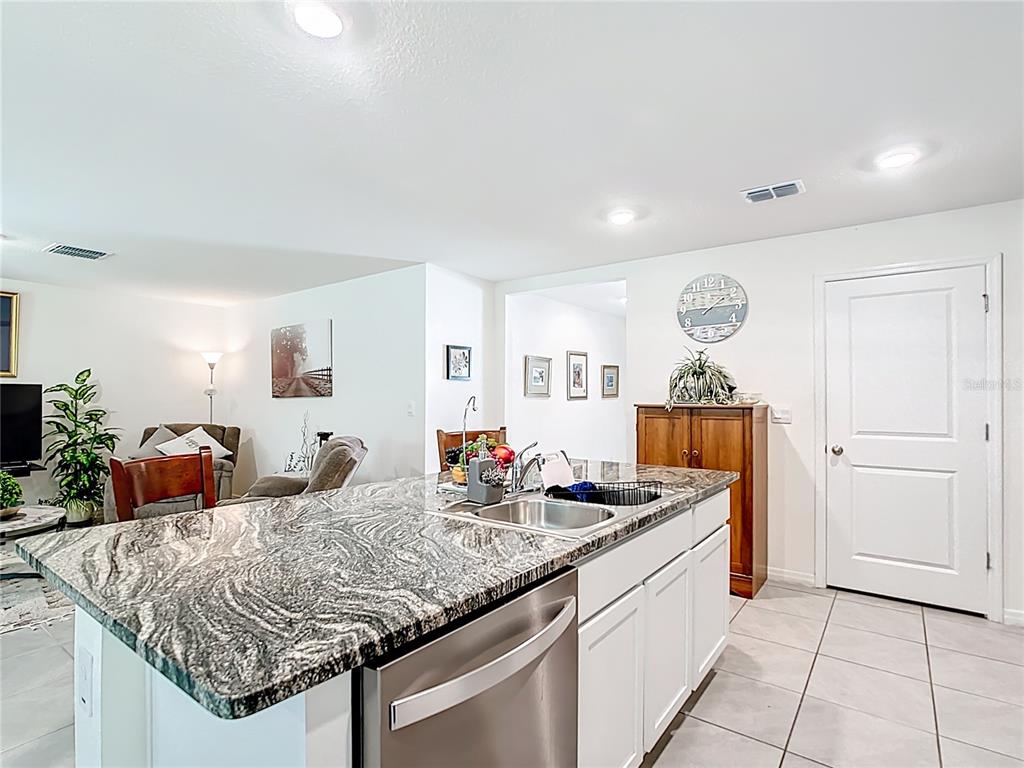 7161 SW 135TH PLACE gallery image #4