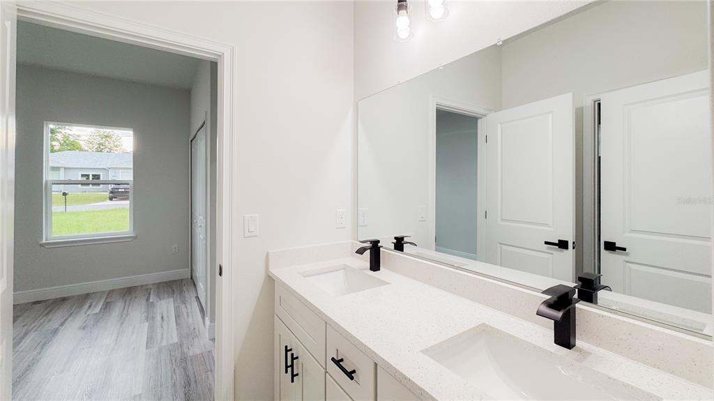 15621 SW 37TH CIRCLE gallery image #13