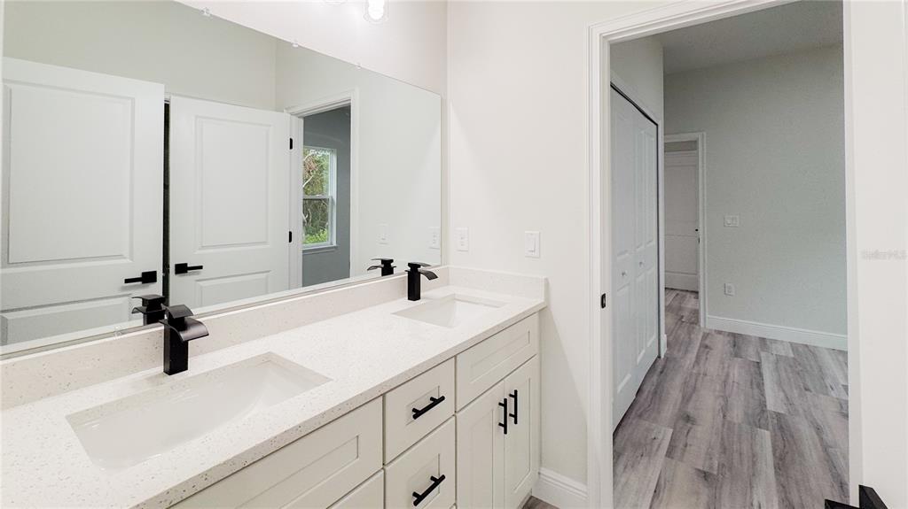 15621 SW 37TH CIRCLE gallery image #16