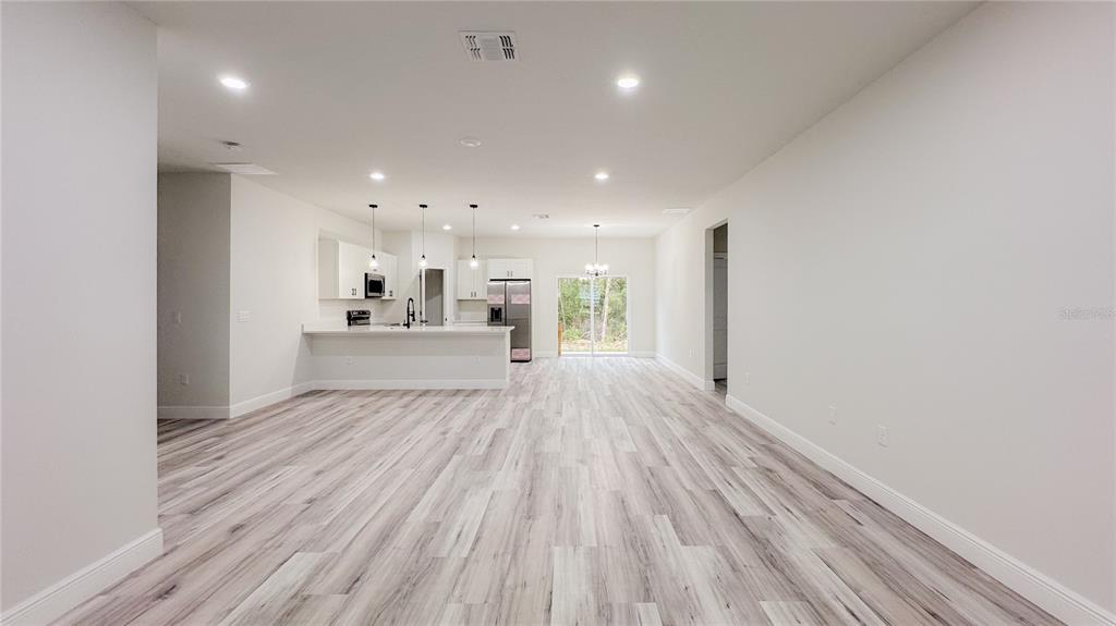 15621 SW 37TH CIRCLE gallery image #2