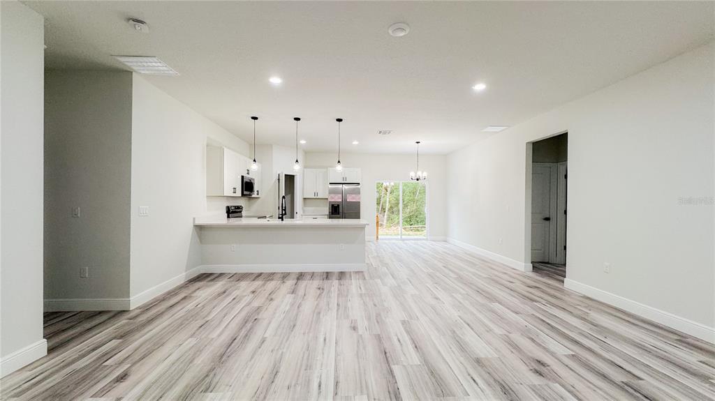 15621 SW 37TH CIRCLE gallery image #3