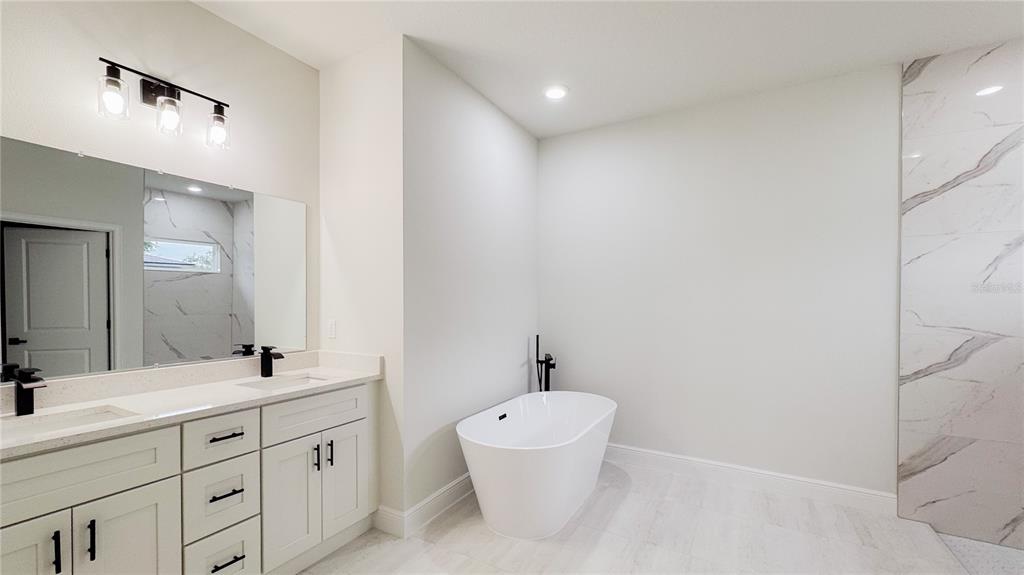 15621 SW 37TH CIRCLE gallery image #8