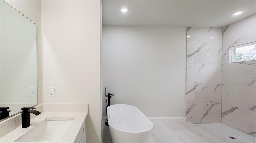 15621 SW 37TH CIRCLE gallery image #9
