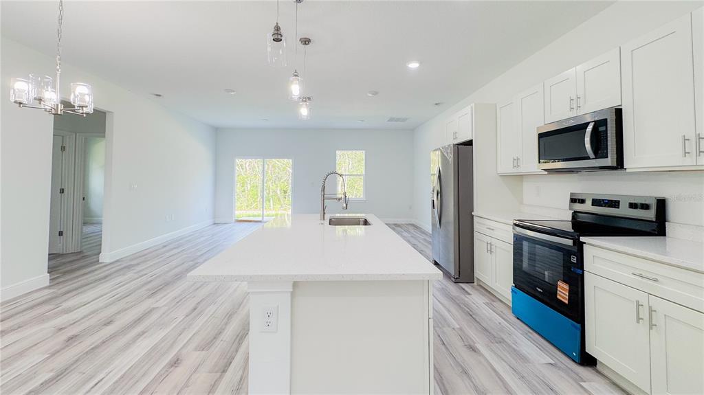15625 SW 37TH CIRCLE gallery image #11