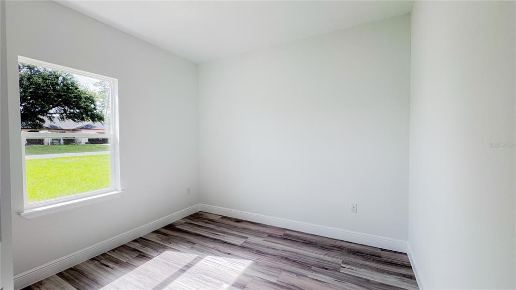 15625 SW 37TH CIRCLE gallery image #12