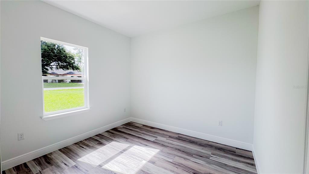 15625 SW 37TH CIRCLE gallery image #13