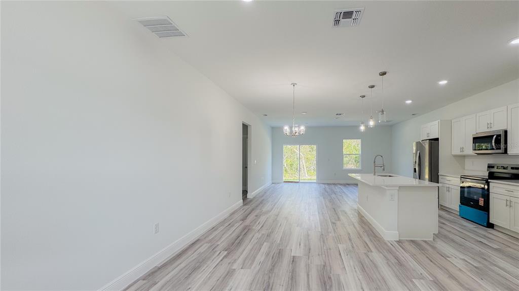 15625 SW 37TH CIRCLE gallery image #2