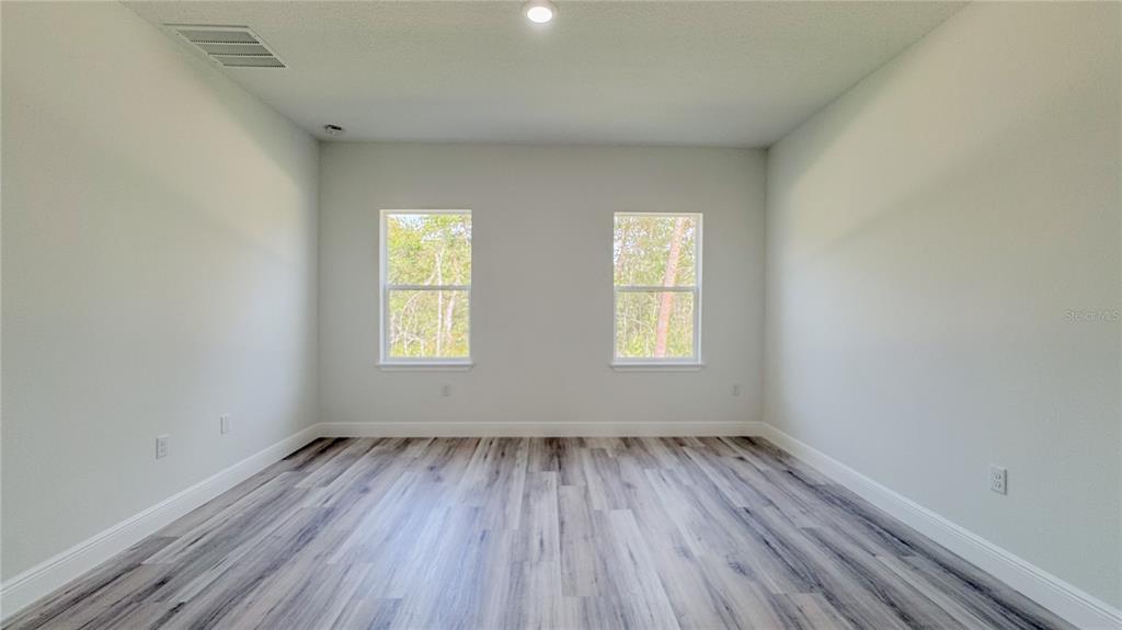 15625 SW 37TH CIRCLE gallery image #24