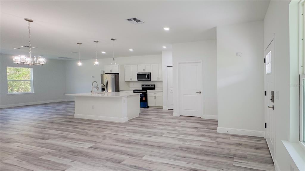 15625 SW 37TH CIRCLE gallery image #3