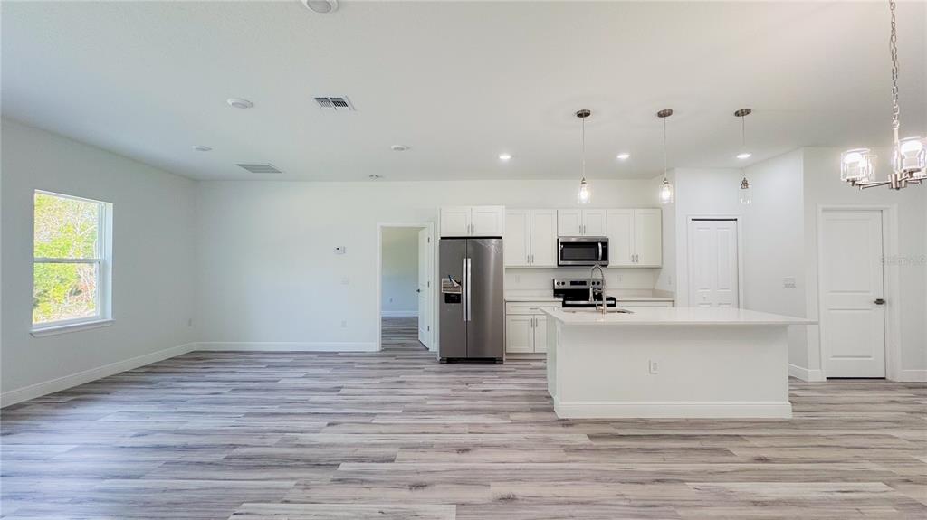 15625 SW 37TH CIRCLE gallery image #6