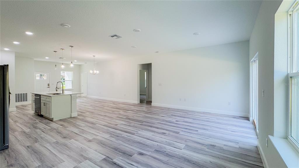 15625 SW 37TH CIRCLE gallery image #8