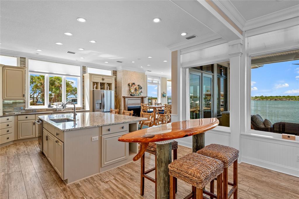 2012 SPYGLASS LANE gallery image #14