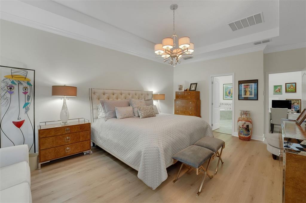 1555 KATIE COVE gallery image #22