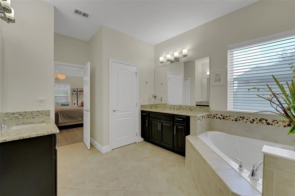 1555 KATIE COVE gallery image #24