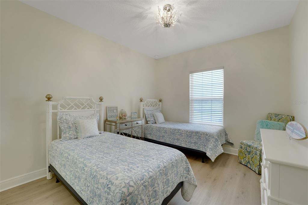 1555 KATIE COVE gallery image #35