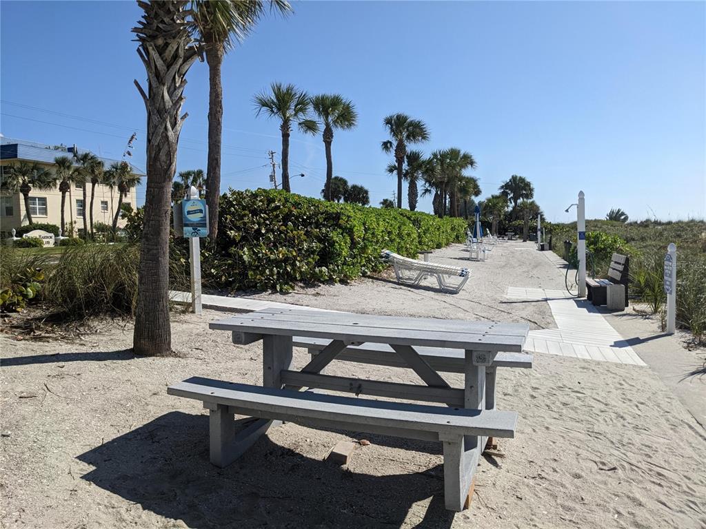 3806 GULF OF MEXICO DRIVE UNIT