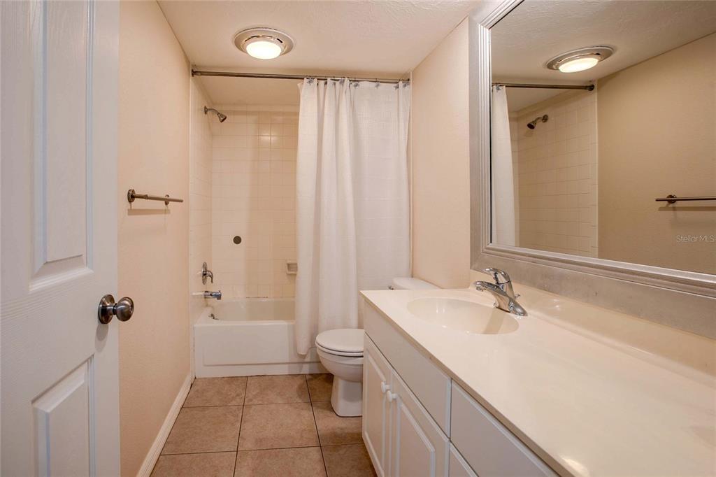 3300 BENEVA UNIT 214