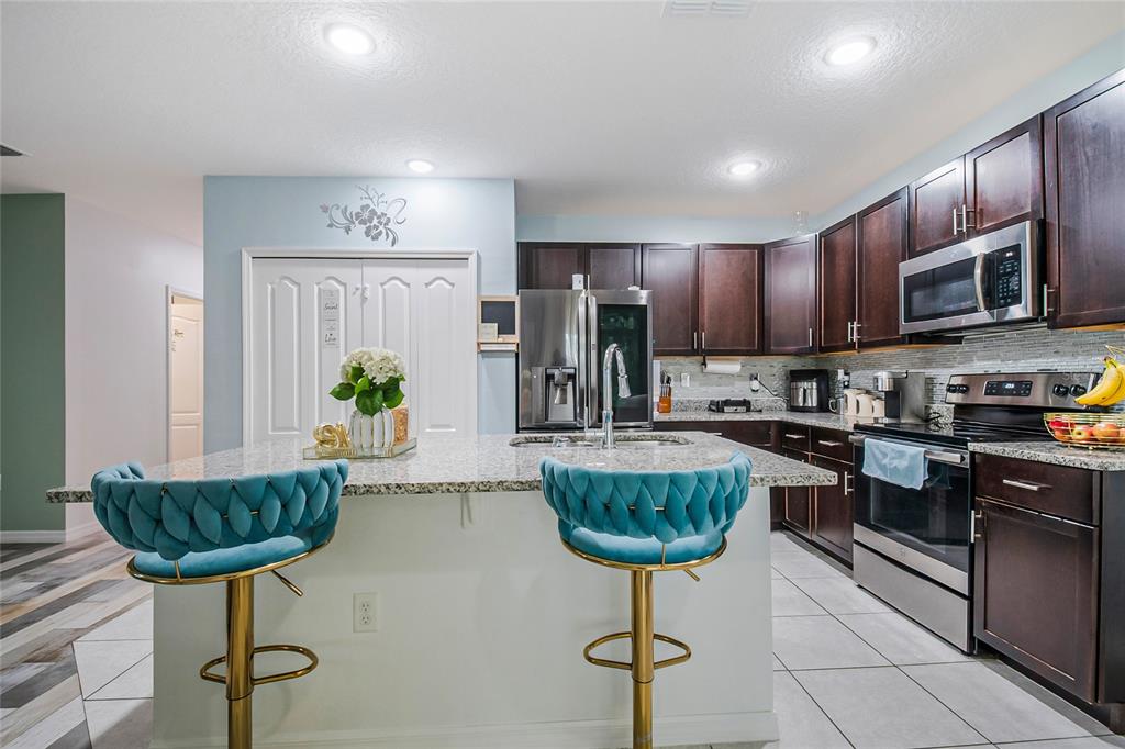 328 HIBISCUS DRIVE gallery image #11