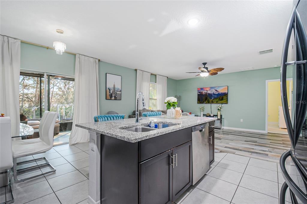 328 HIBISCUS DRIVE gallery image #12