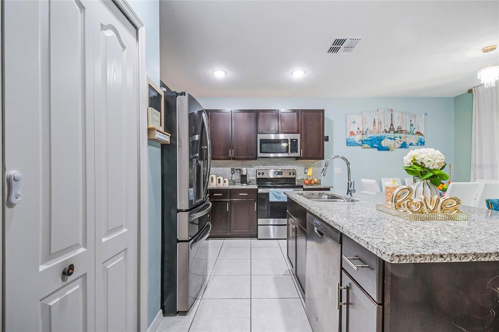 328 HIBISCUS DRIVE gallery image #15