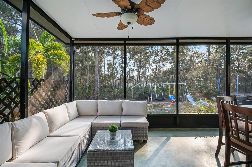 328 HIBISCUS DRIVE gallery image #34