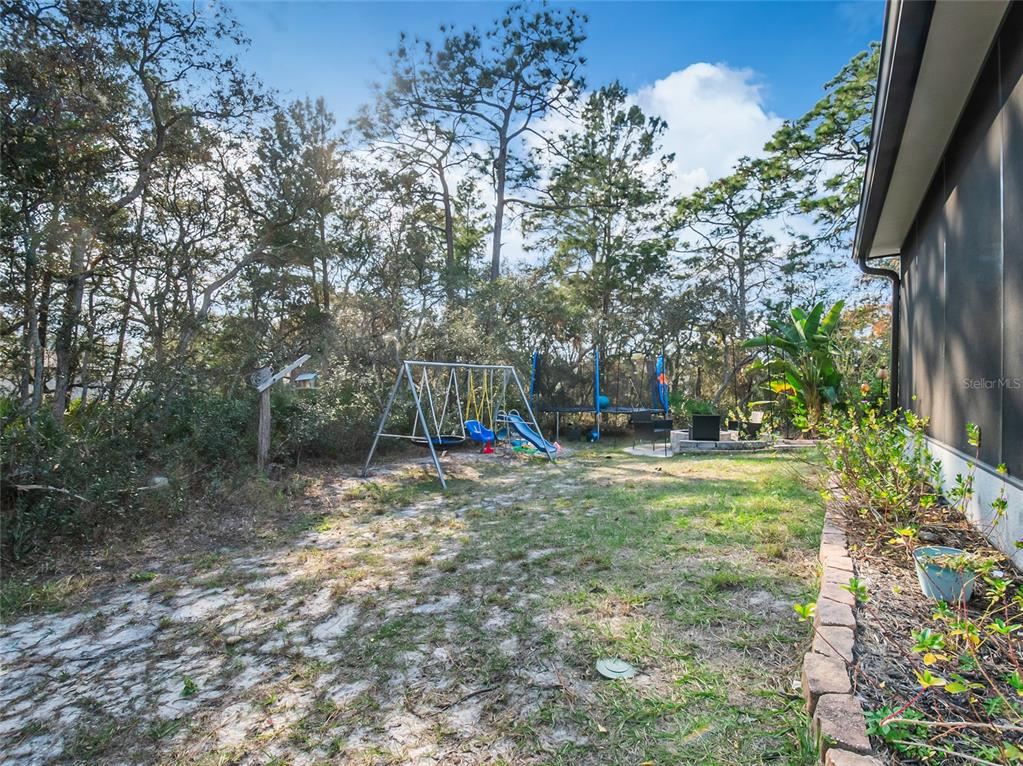 328 HIBISCUS DRIVE gallery image #37