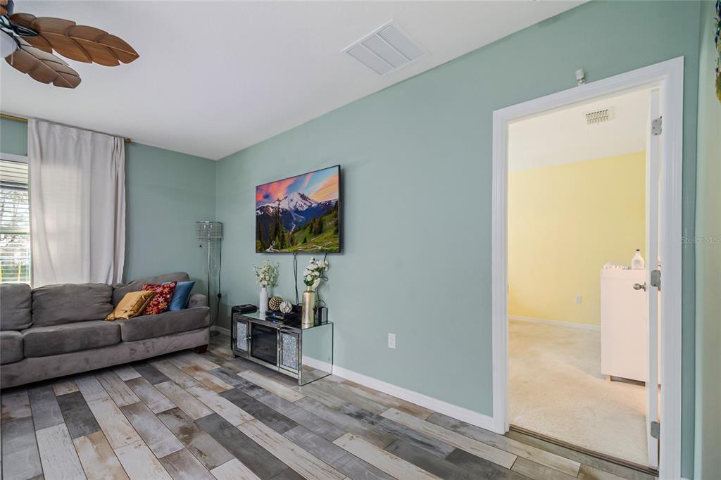 328 HIBISCUS DRIVE gallery image #7