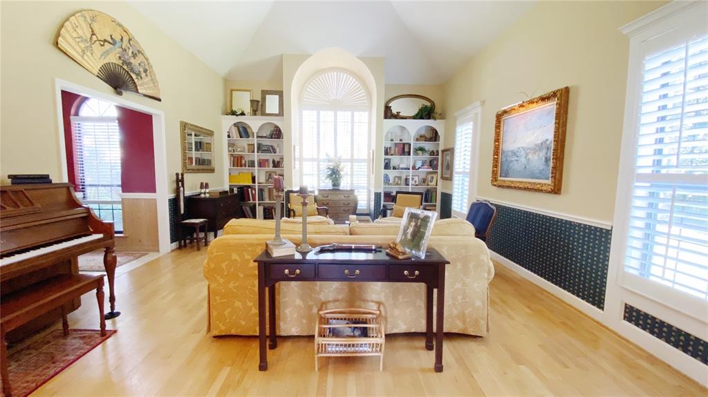 27 LAKE VISTA WAY gallery image #8