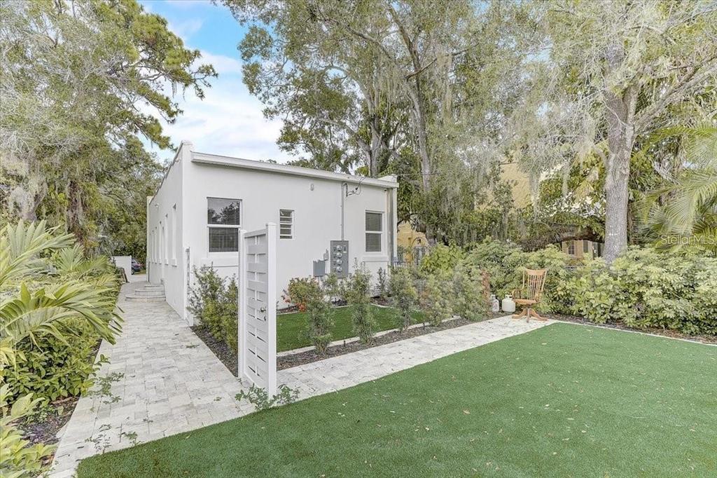 1862 6TH STREET